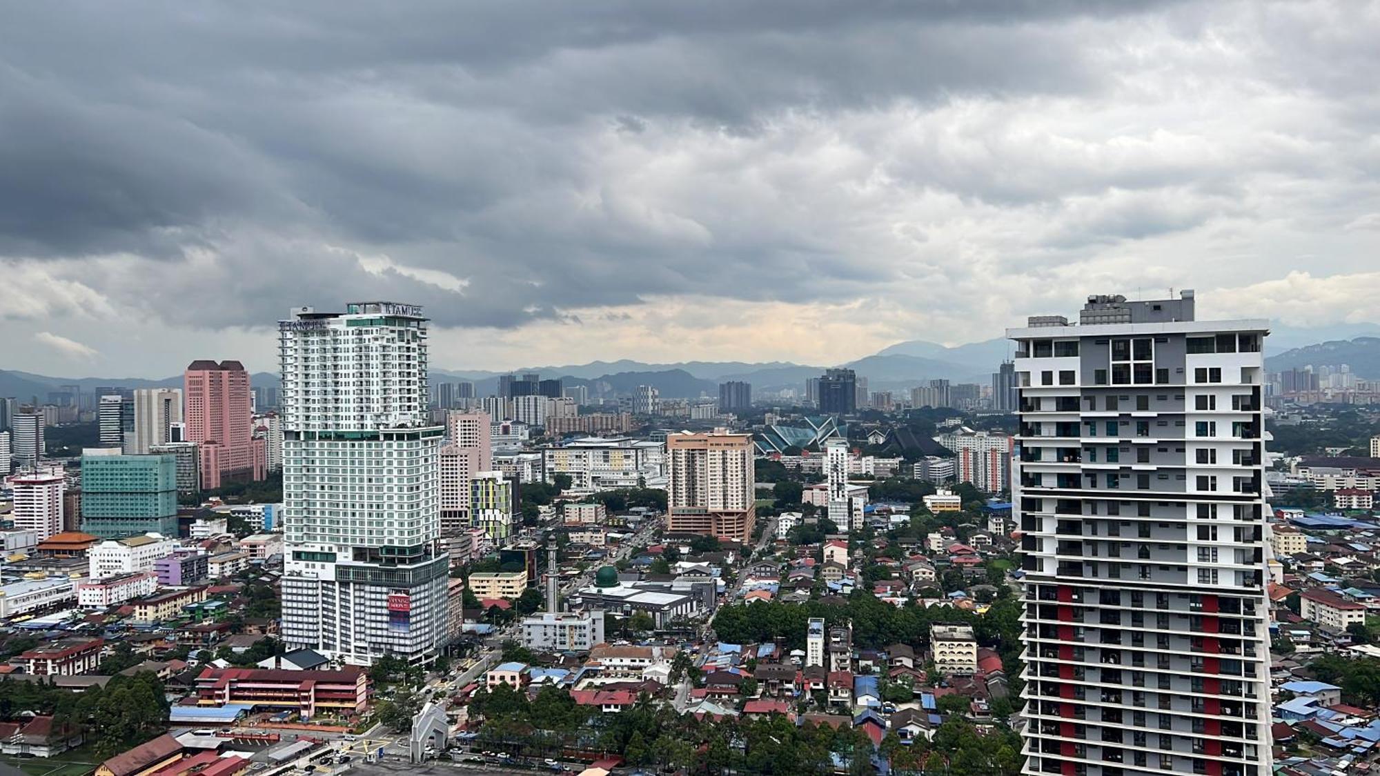 Mercu Summer Suites Klcc By Sweet Home Kuala Lumpur Exteriör bild