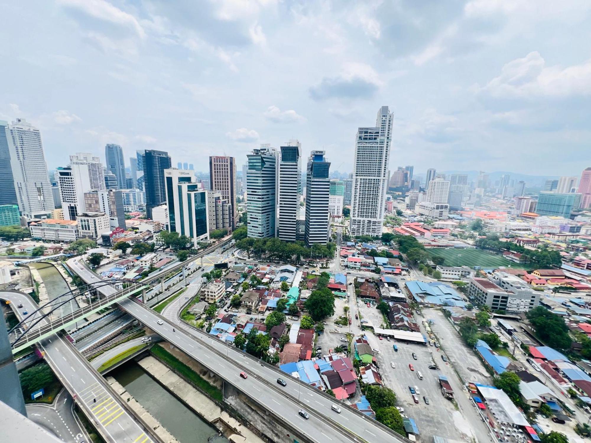 Mercu Summer Suites Klcc By Sweet Home Kuala Lumpur Exteriör bild