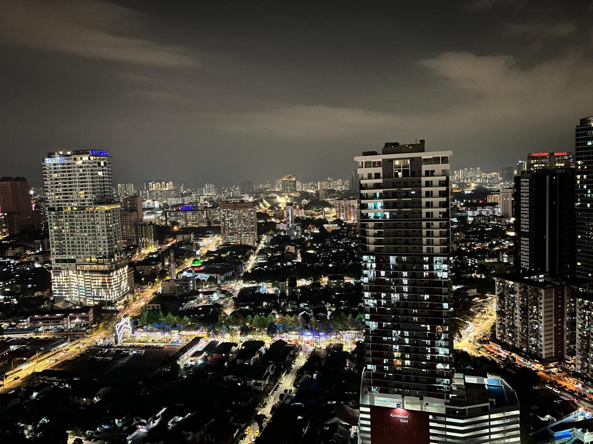 Mercu Summer Suites Klcc By Sweet Home Kuala Lumpur Exteriör bild